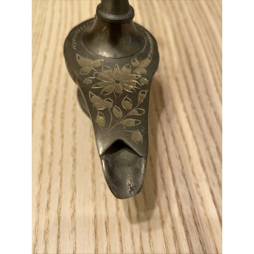 Vintage Magic Genie Miniature Brass Lamp 2-1/2